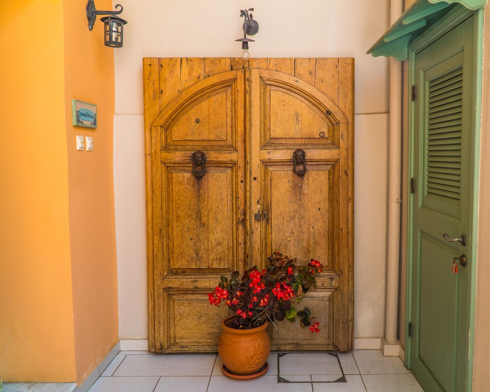 Efchi Suites 1904 6/39