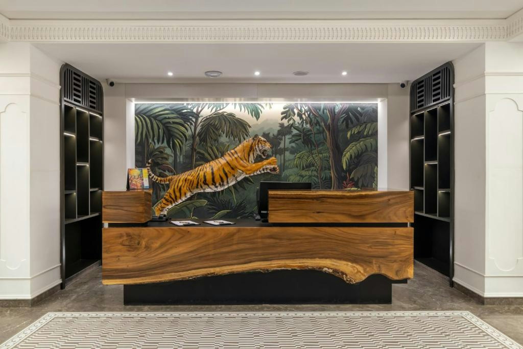 Zibe Hyderabad By Grt Hotels 2/7