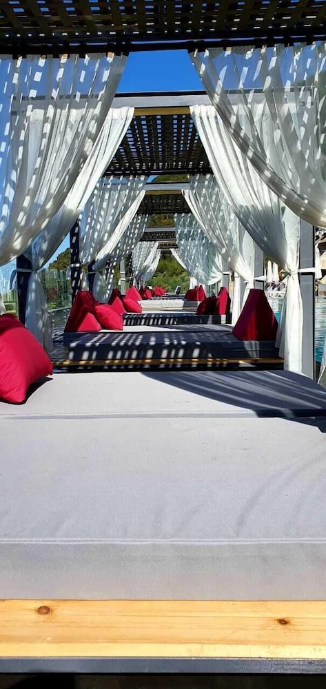 LE TOURNANT HOTEL & RESORT 4/54