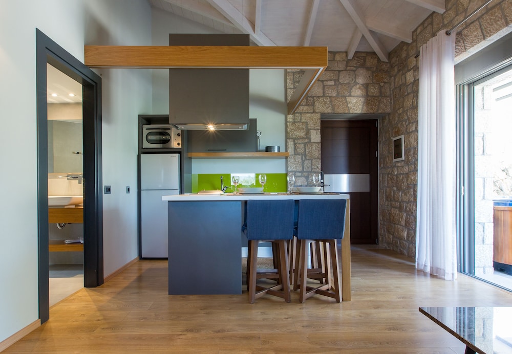 Anthemion Suites And Villas 5/50