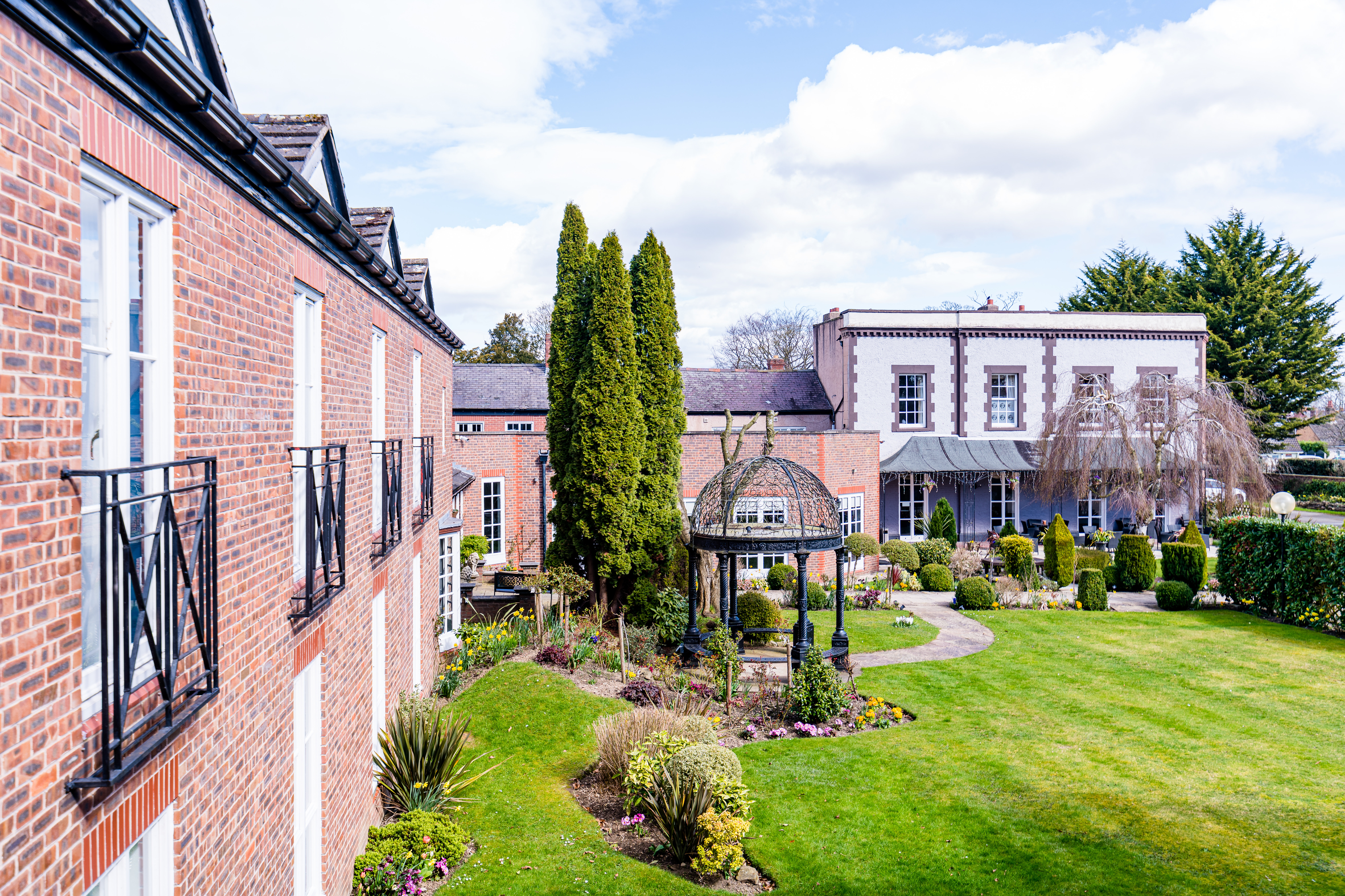 Rossett Hall Hotel 70/78