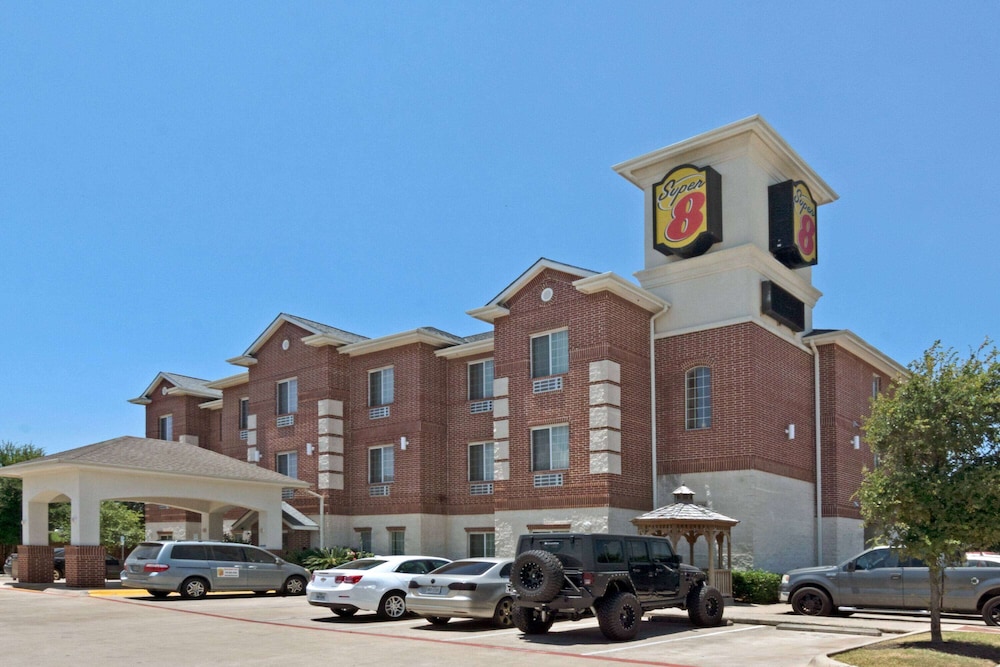 Super 8 By Wyndham Austin/Airport South 48/49
