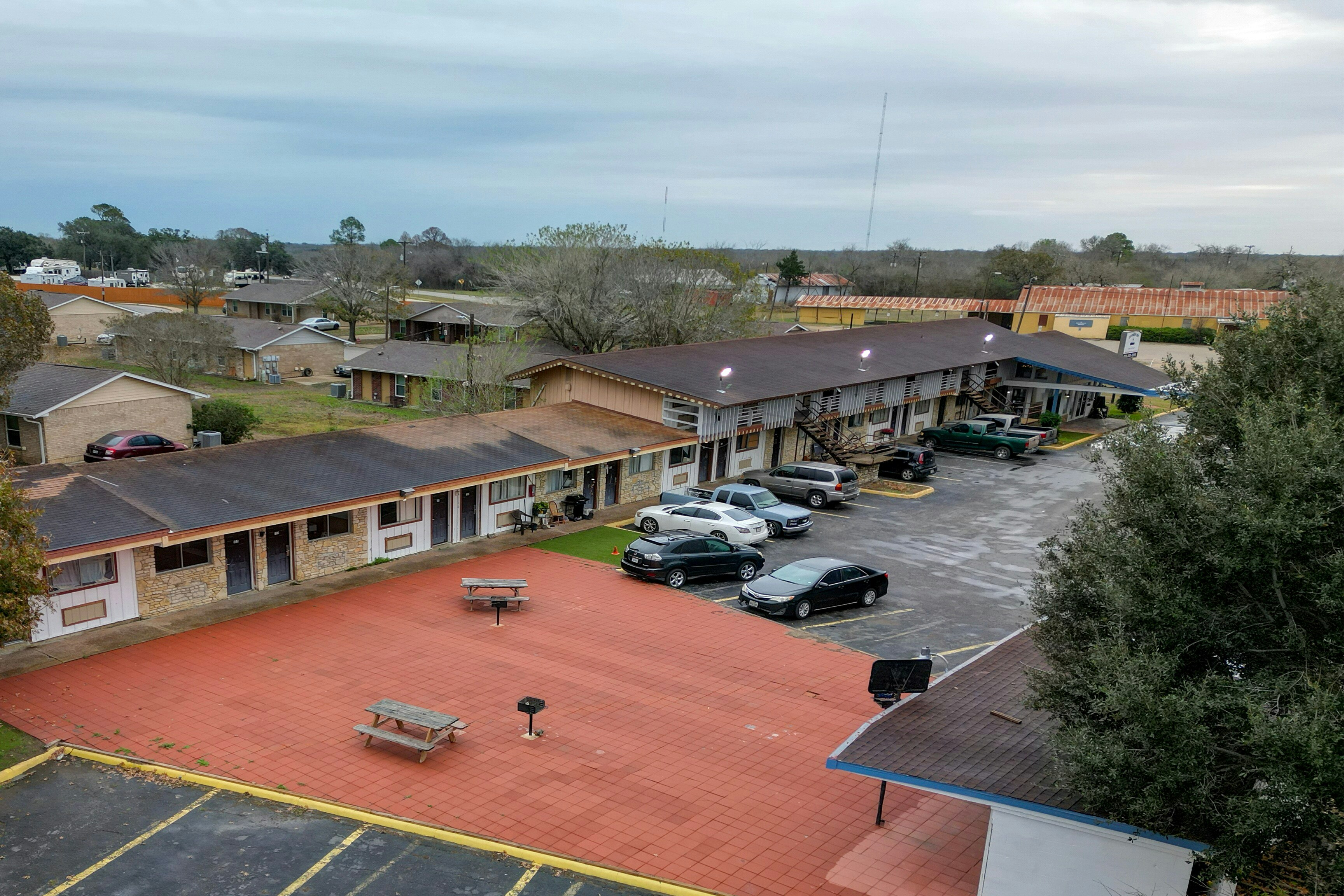 Cannon Inn By Capital O Gonzales Tx 50/62