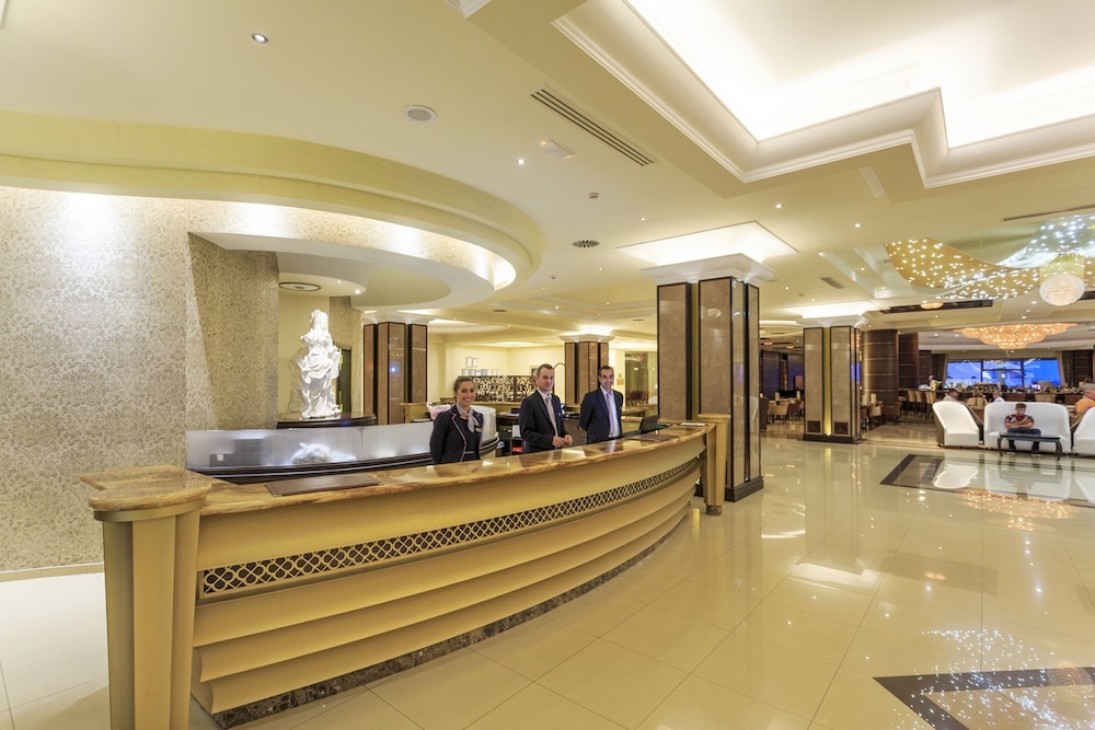 La Marquise Luxury Resort Complex 13/71