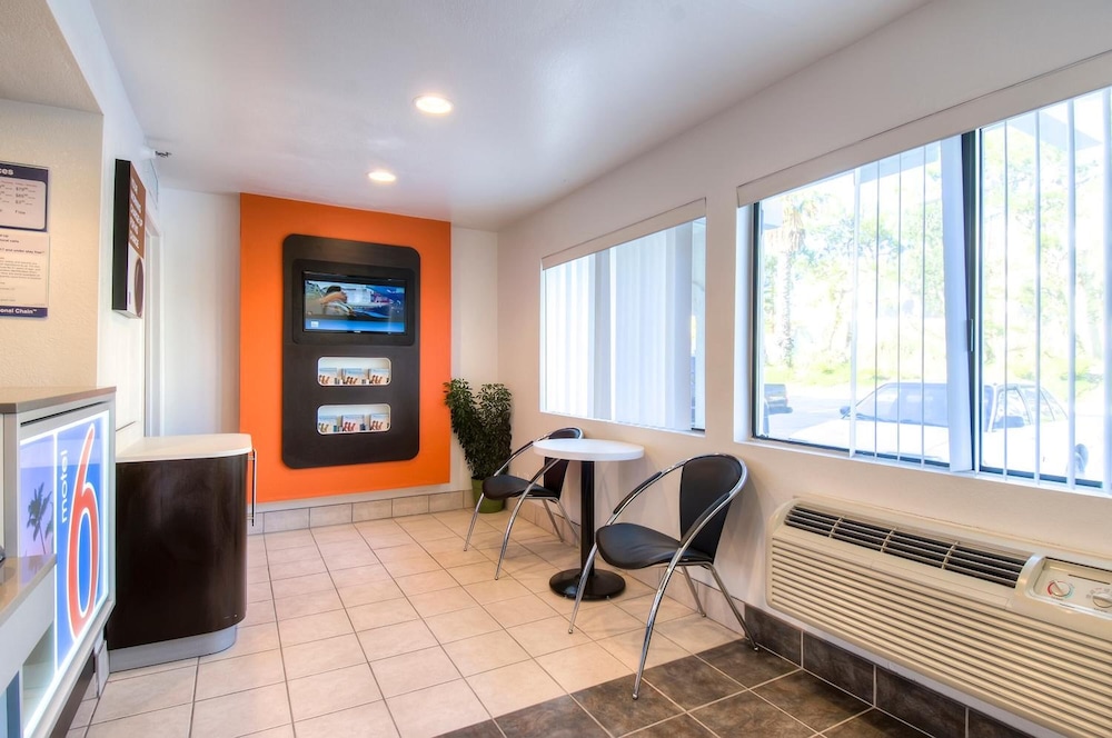 Motel6 Oceanside, CA 46/62