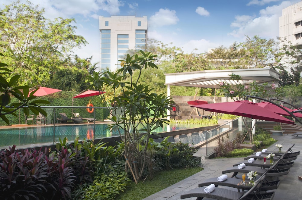 Gran Melia Jakarta 66/74