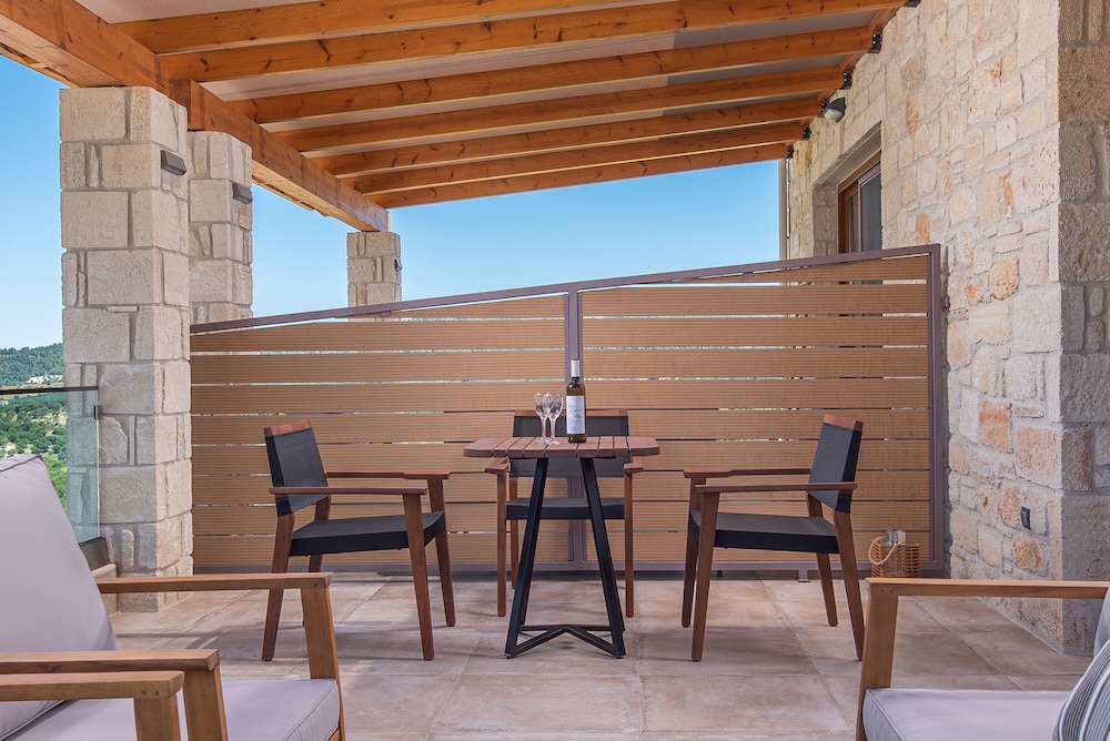Mint Retreat Suites 21/42