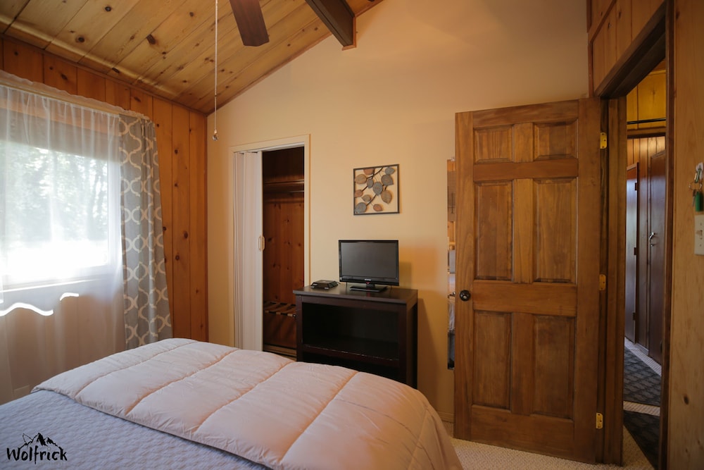 Jewel Lake Bed Breakfast 13/50