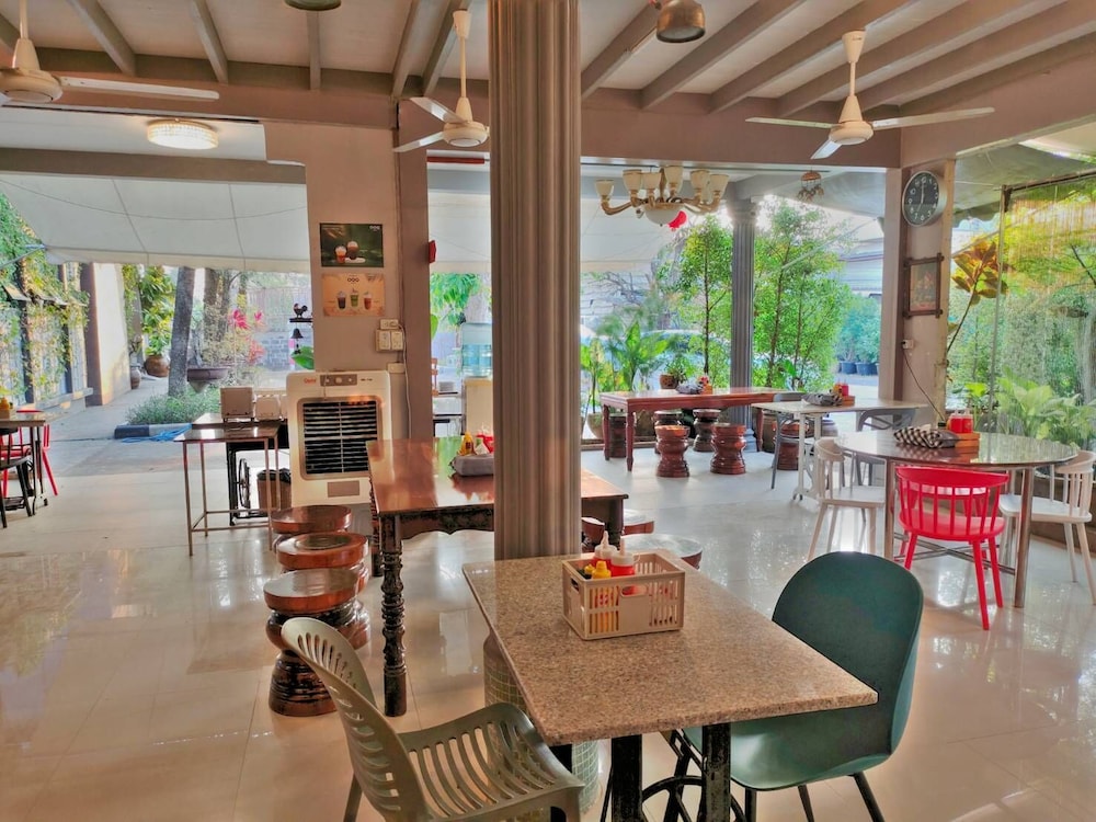Qoo Hotel 52/64
