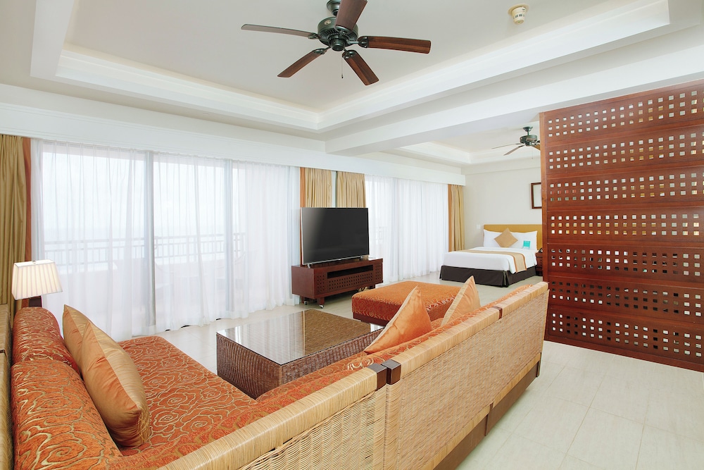 Pacific Islands Club Guam 40/65