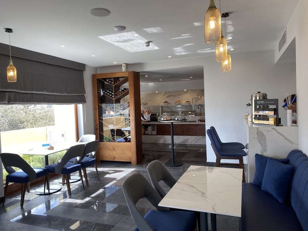 The Duke Boutique Hotel 30/50