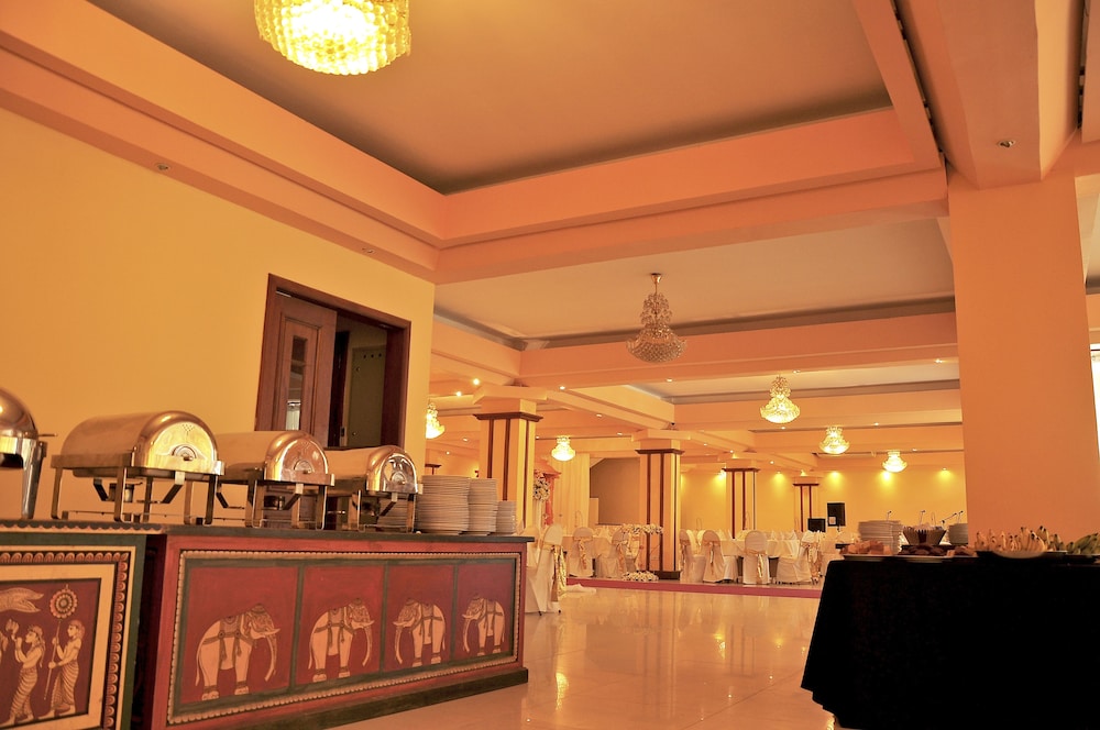 Oak Ray Regency Hotel 26/40