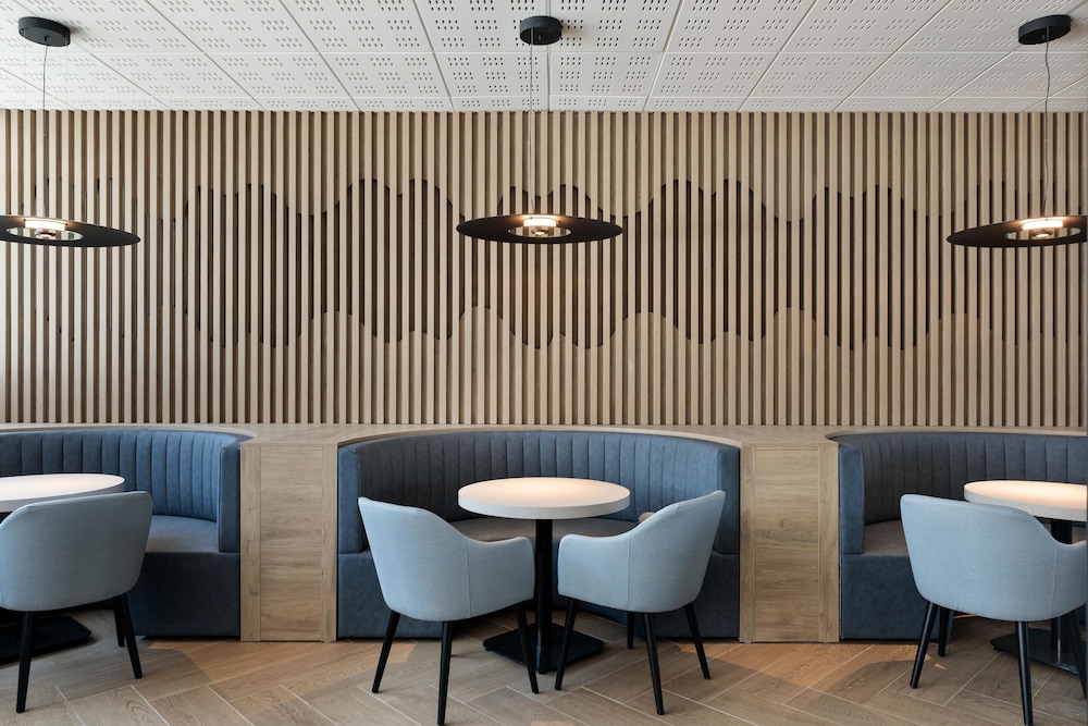 Best Triton Hotel 60/72