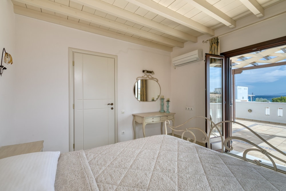 SUPERIOR, FAMILY, SUITE, SEA VIEW, PLUNGE POOL