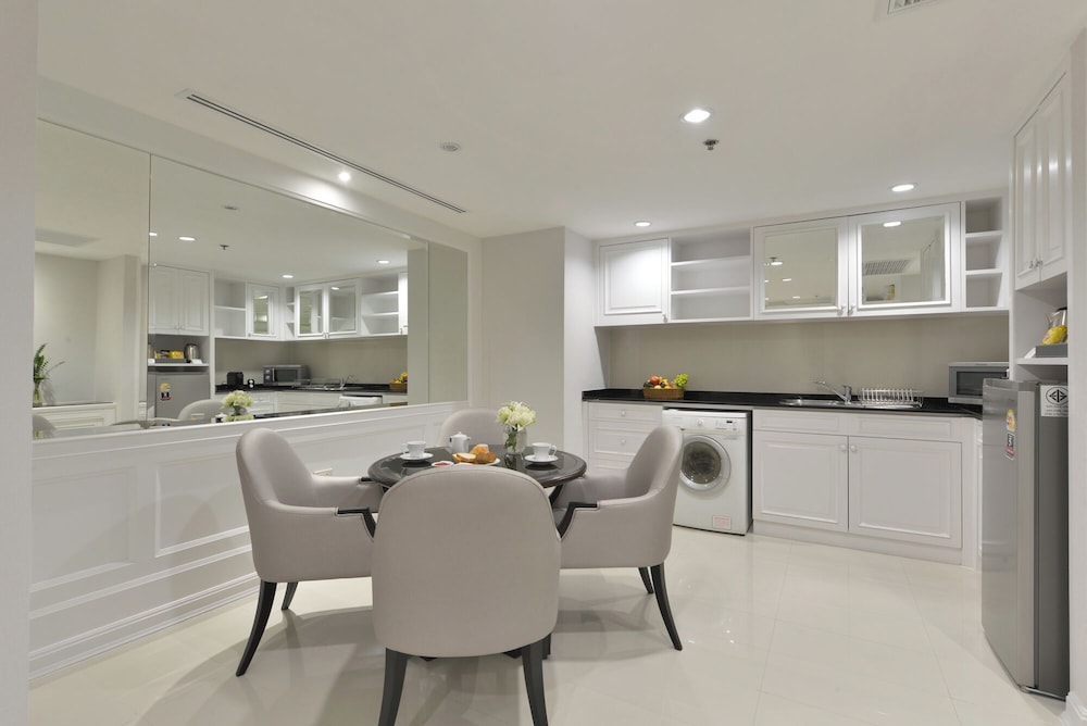 Centre Point Plus Hotel Silom 58/76