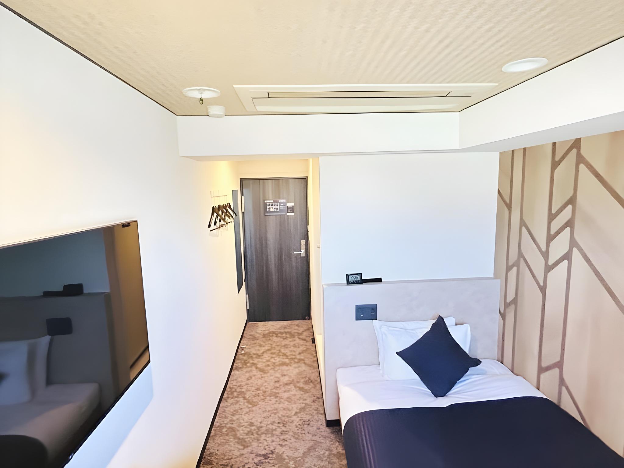 Room, Single