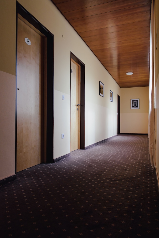 Hotel Drei Kreuz 18/34