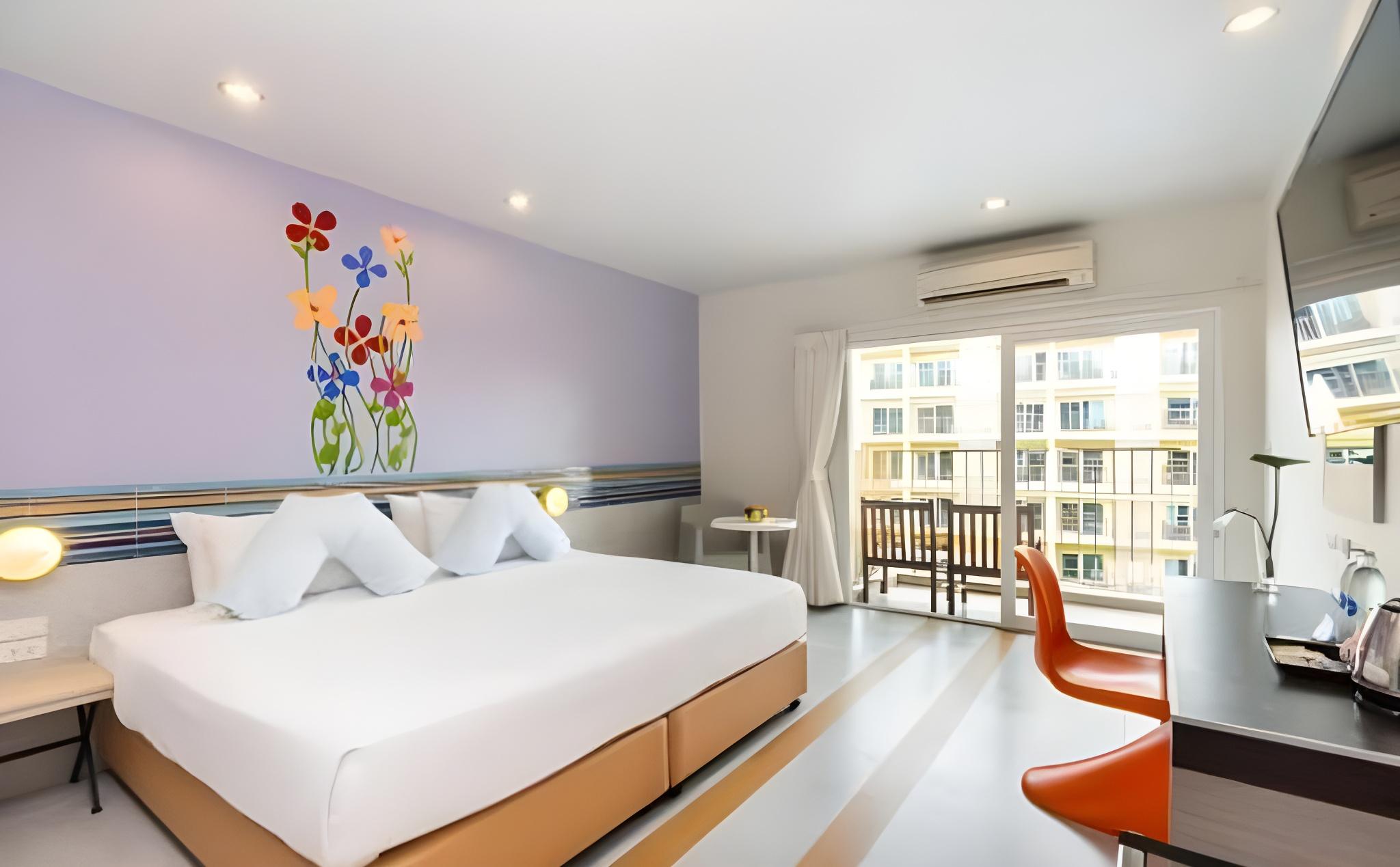 Room, Single Bed, Pool Access