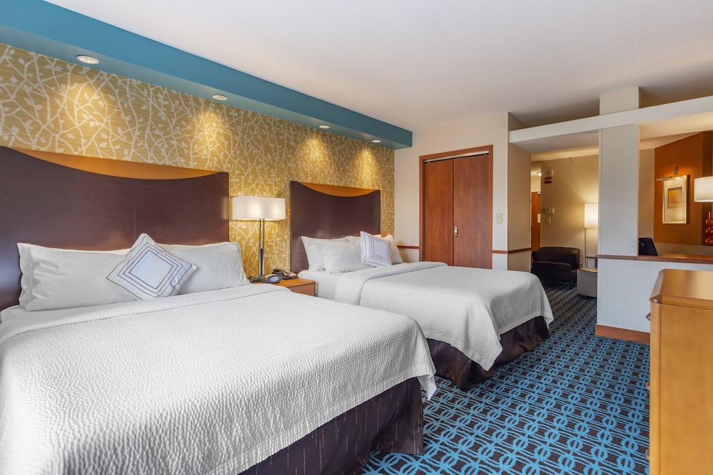 Fairfield Inn Suites Hooksett 13/50