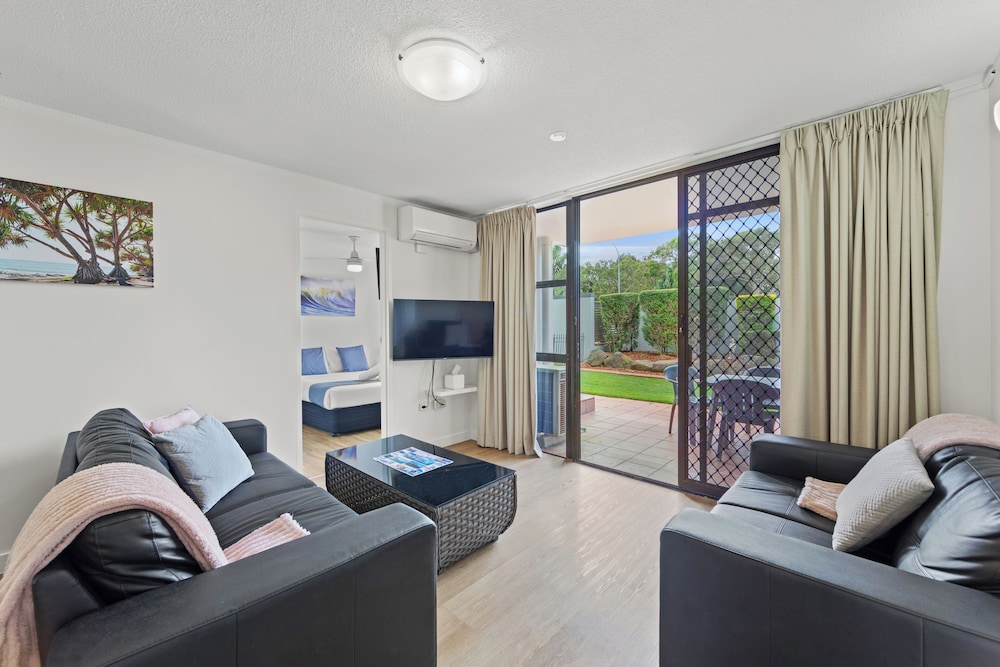 WINDWARD APARTMENTS 58/81