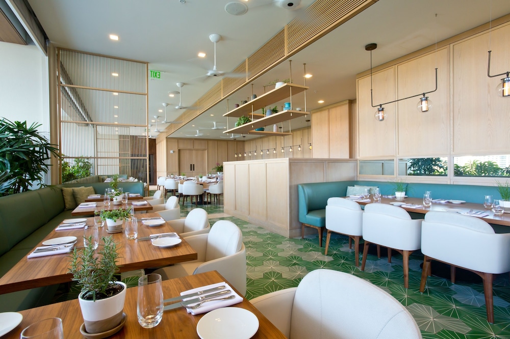 Real Select at the Ritz Carlton Residences, Waikiki Beach 37/50