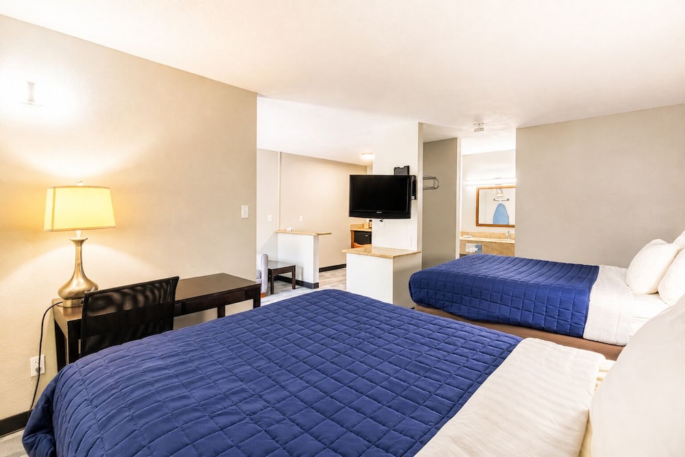Freer Executive Inn and Studios by OYO 25/44