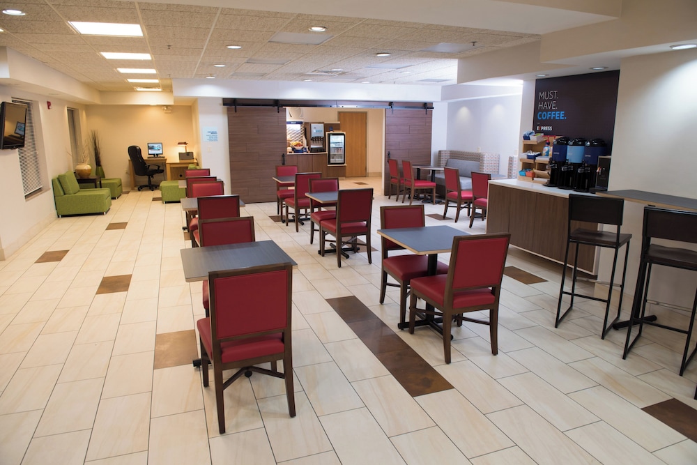 Holiday Inn Express Hotel And Suites Elkhart South 56/70