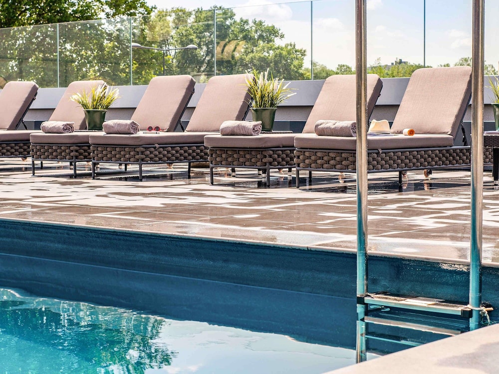 MERCURE ORLEANS CENTRE 57/62