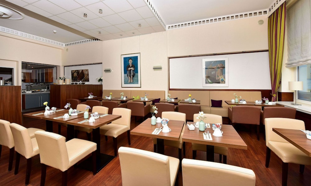 Fruehlings Hotel 30/42
