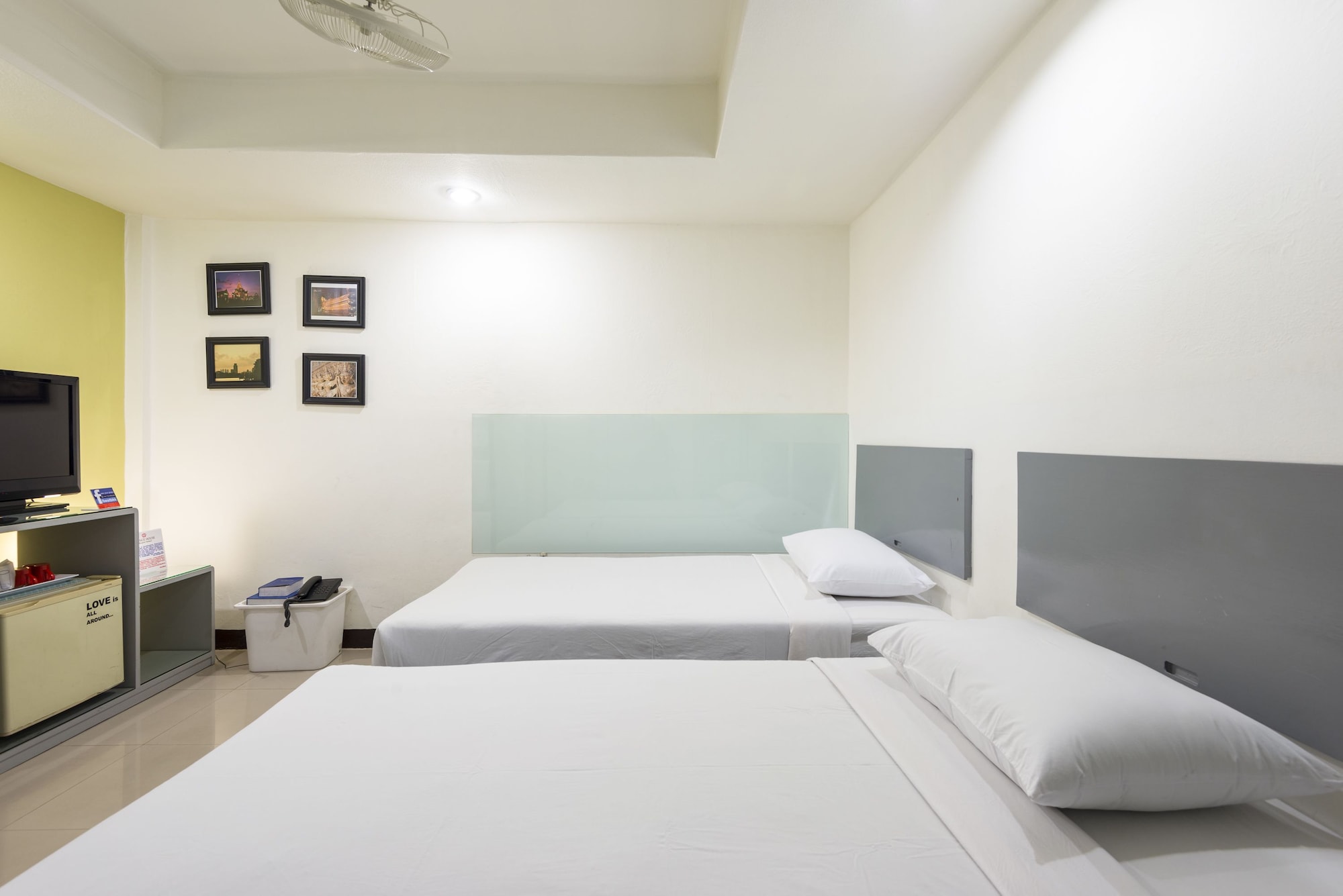 DELUXE, DOUBLE BED