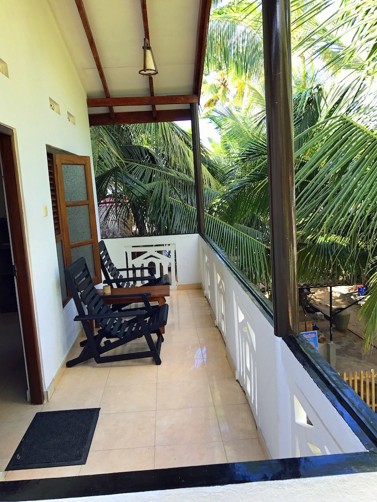 Central Beach Inn 28/50