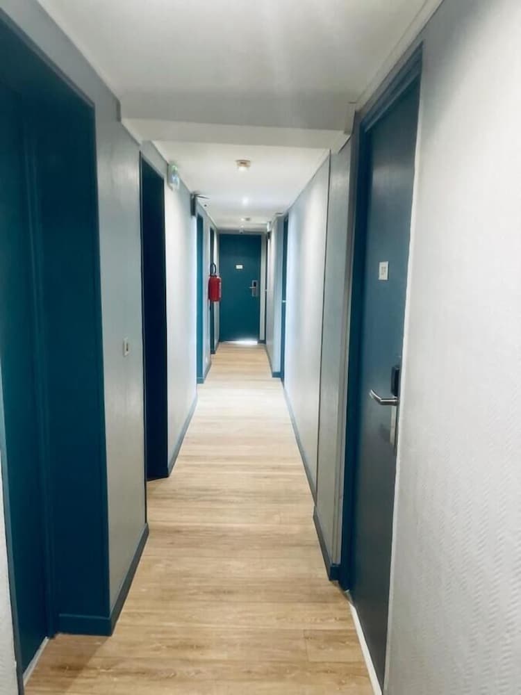Hipotel Paris Gambetta Republique 38/58