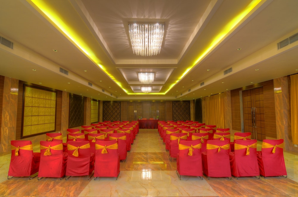 Chanakya Bnr Hotel 24/50