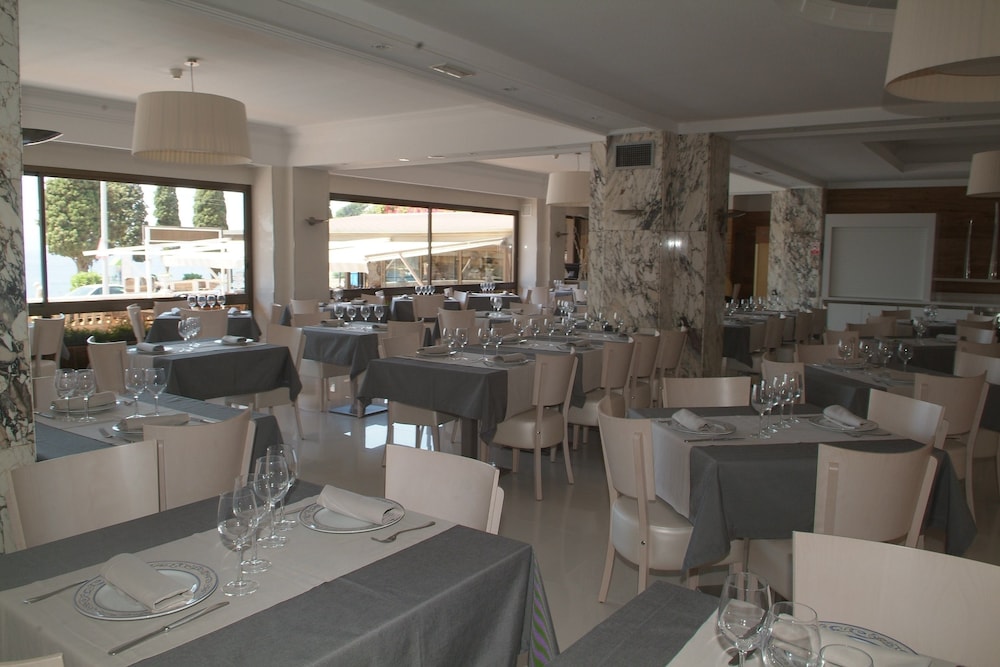 Hotel Canyelles Playa 33/48
