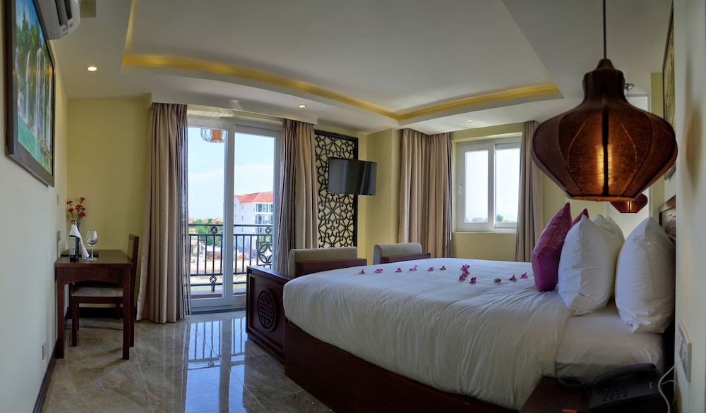 River Suites Hoi An Hotel 24/73