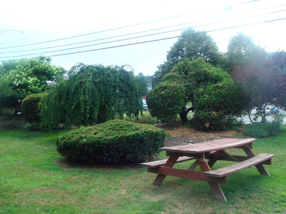 Black Mountain Inn 54/63