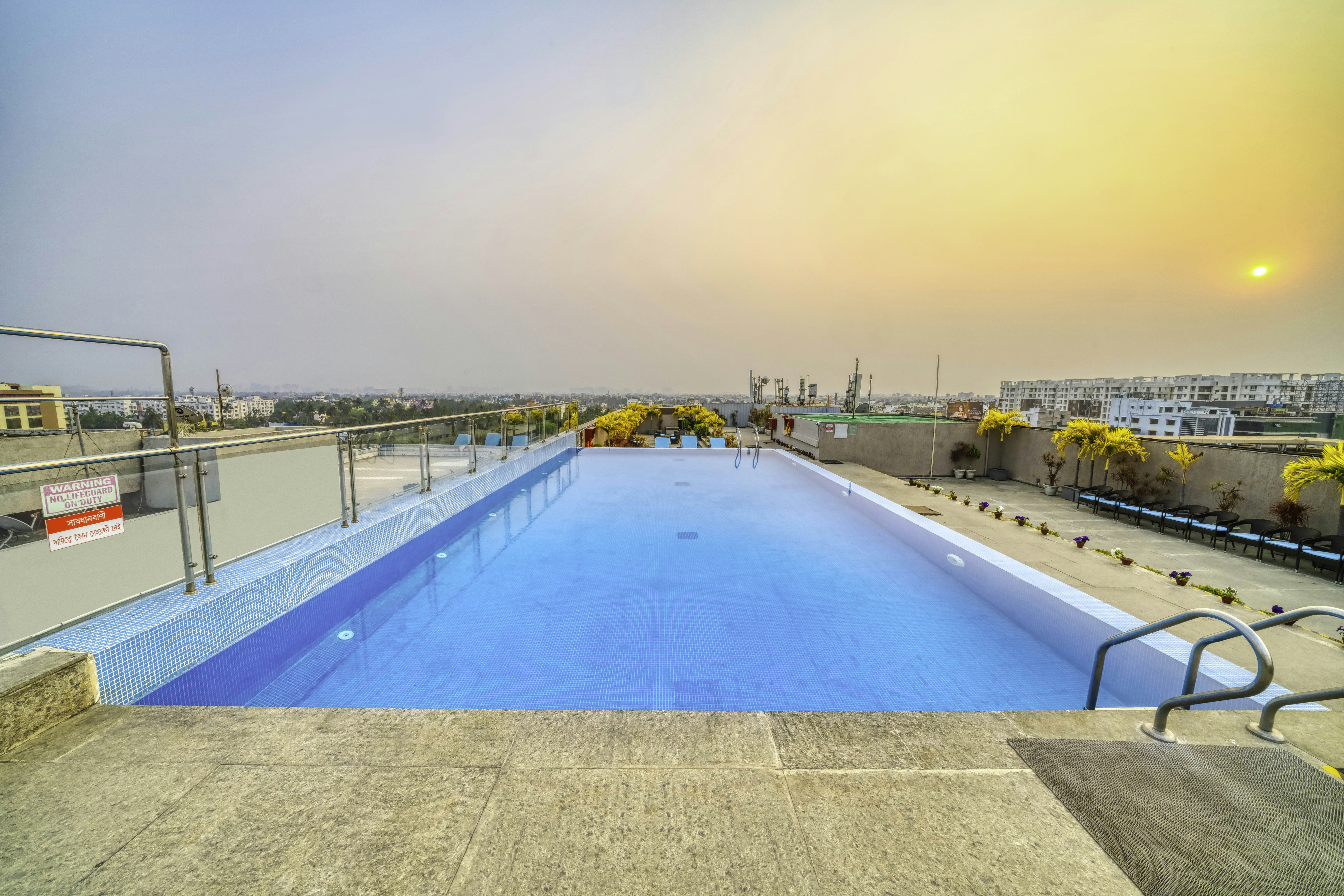 HOLIDAY INN KOLKATA AIRPORT 56/59