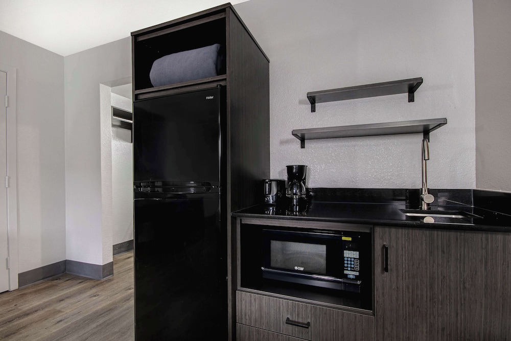 Studio6 San Antonio, TX - Northwest Medical Center 43/43