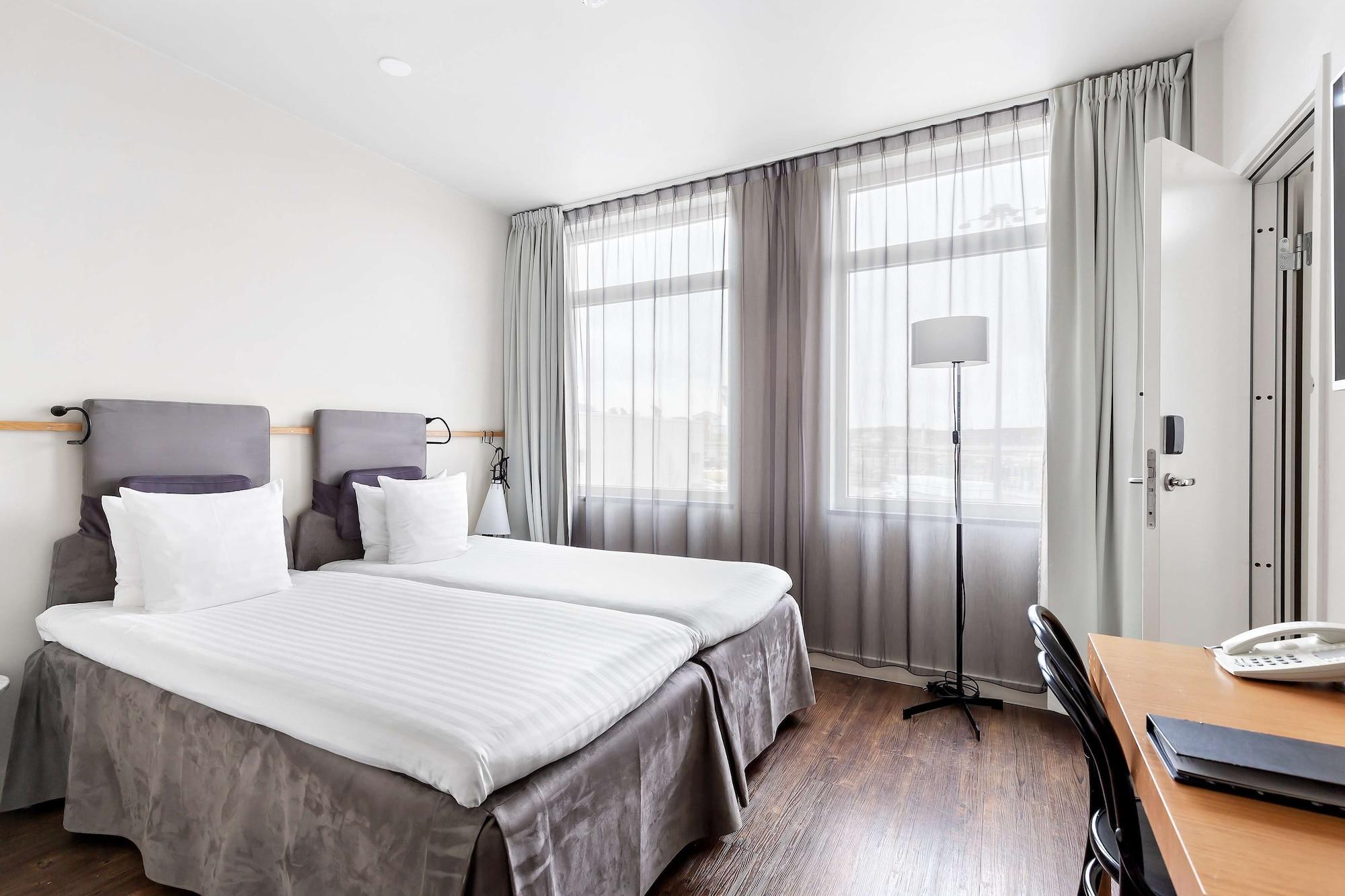 Family, Multiple Beds