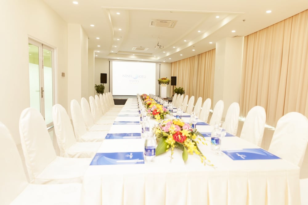Ninh Kieu Riverside Hotel 59/70