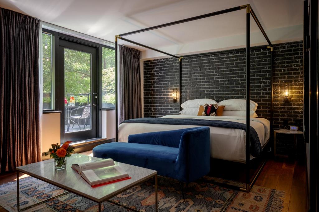 Suite, Apartment