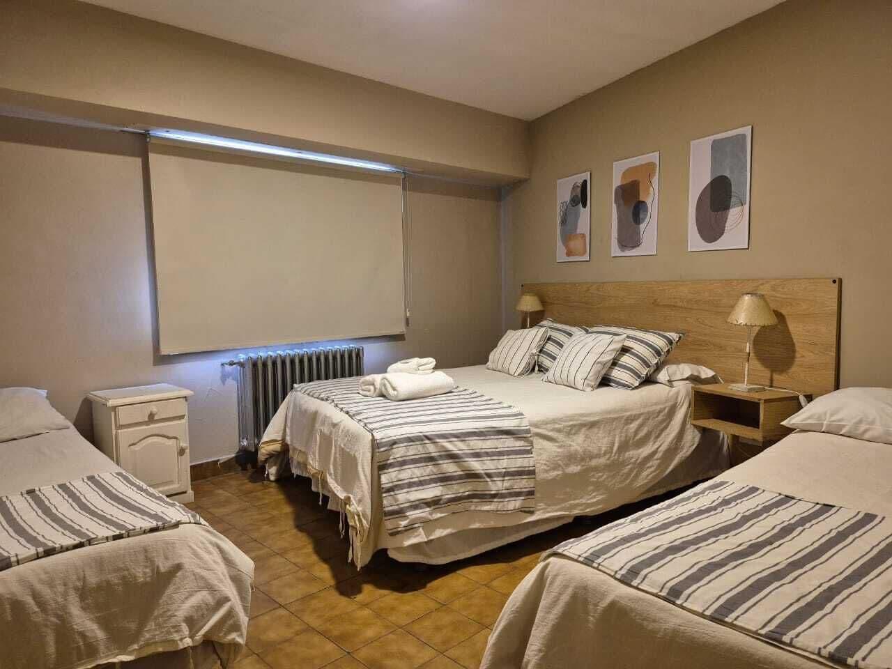 Room, Quadruple