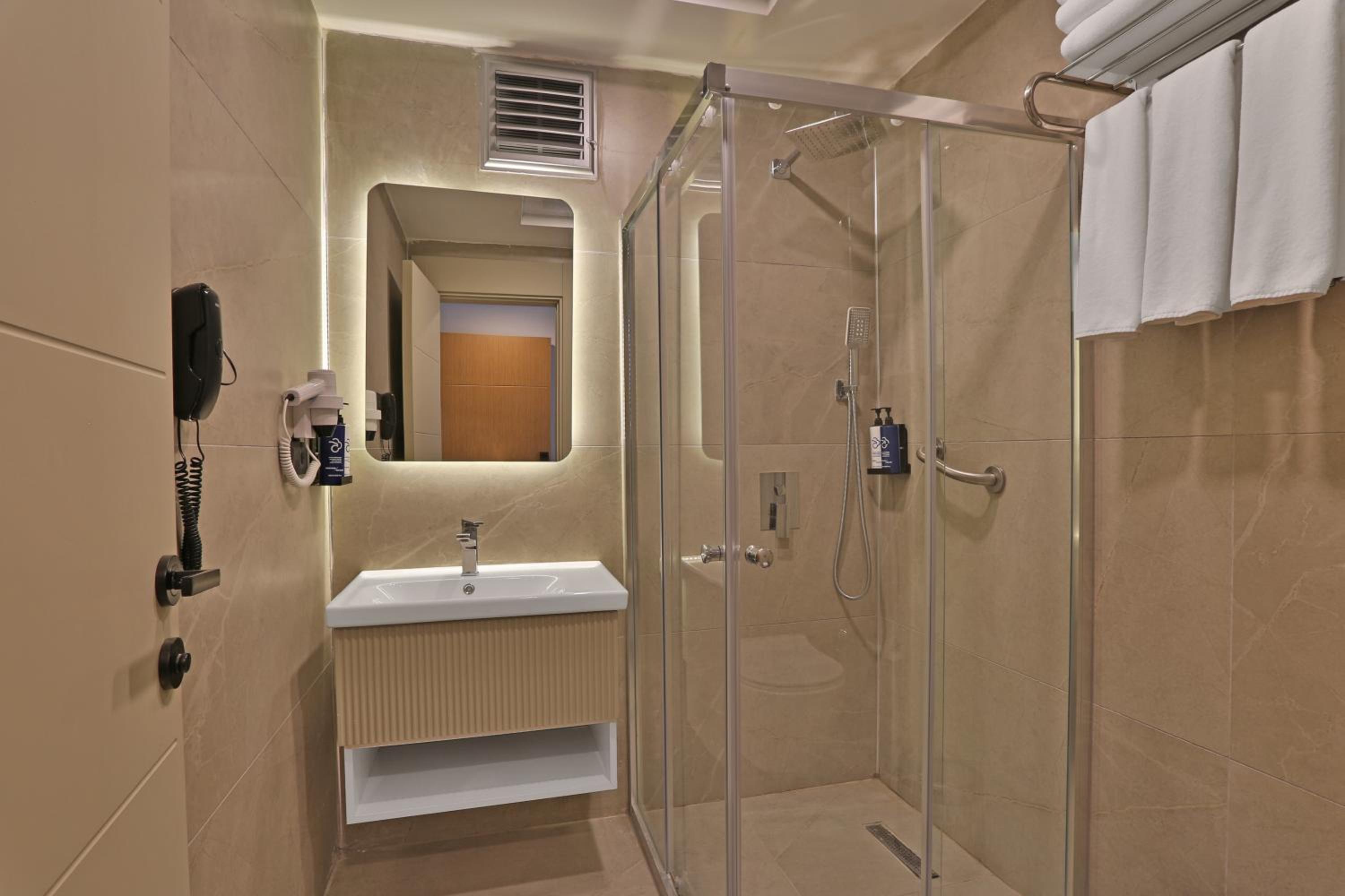 غرفة سوبيريور بسرير مزدوج، Mesopotamia Garden Hotel 7/7
