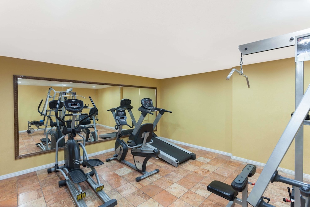 Days Inn by Wyndham Mission Valley/SDSU 14/21