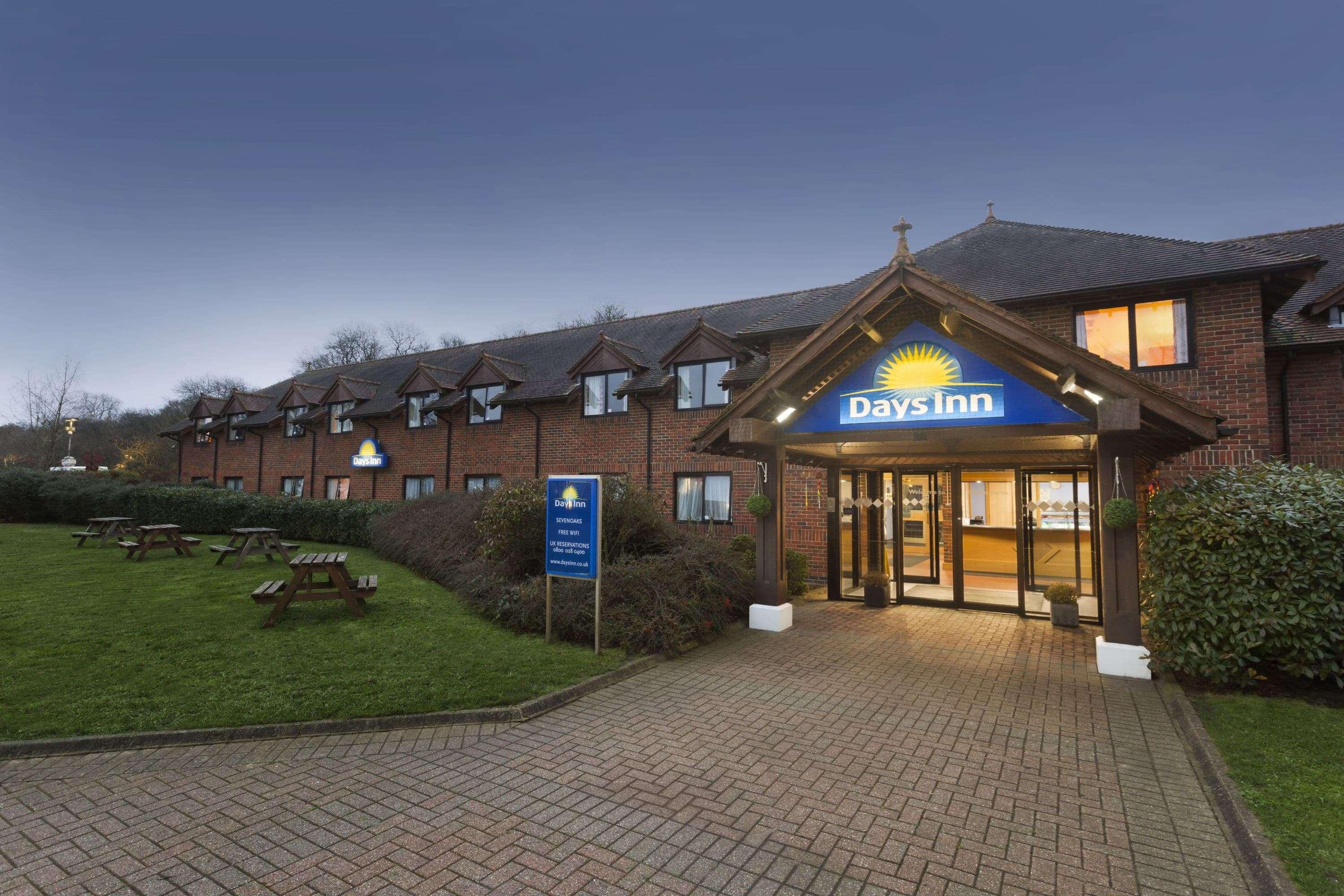 Days Inn by Wyndham Sevenoaks Clacket Lane 2/41