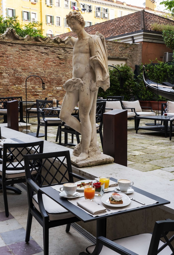Radisson Collection Hotel, Palazzo Nani Venice 59/77