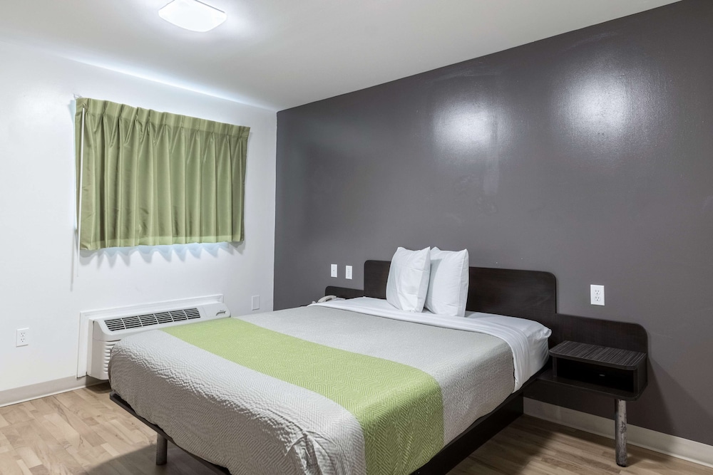 Studio 6 Extended Stay - Savannah, GA 31/52