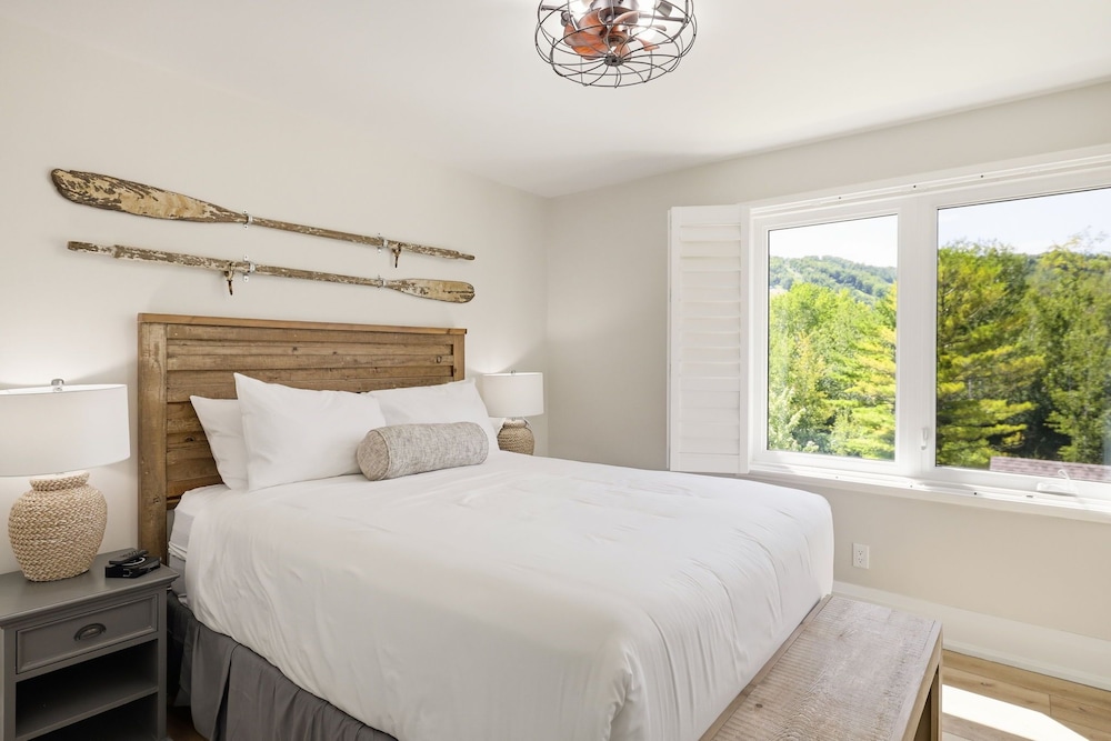 Green, King Bed, 2 Queen Beds, Bunk Bed, Pet Friendly