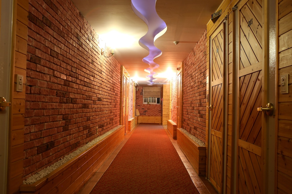 Cheonan Business Hotel 27/50