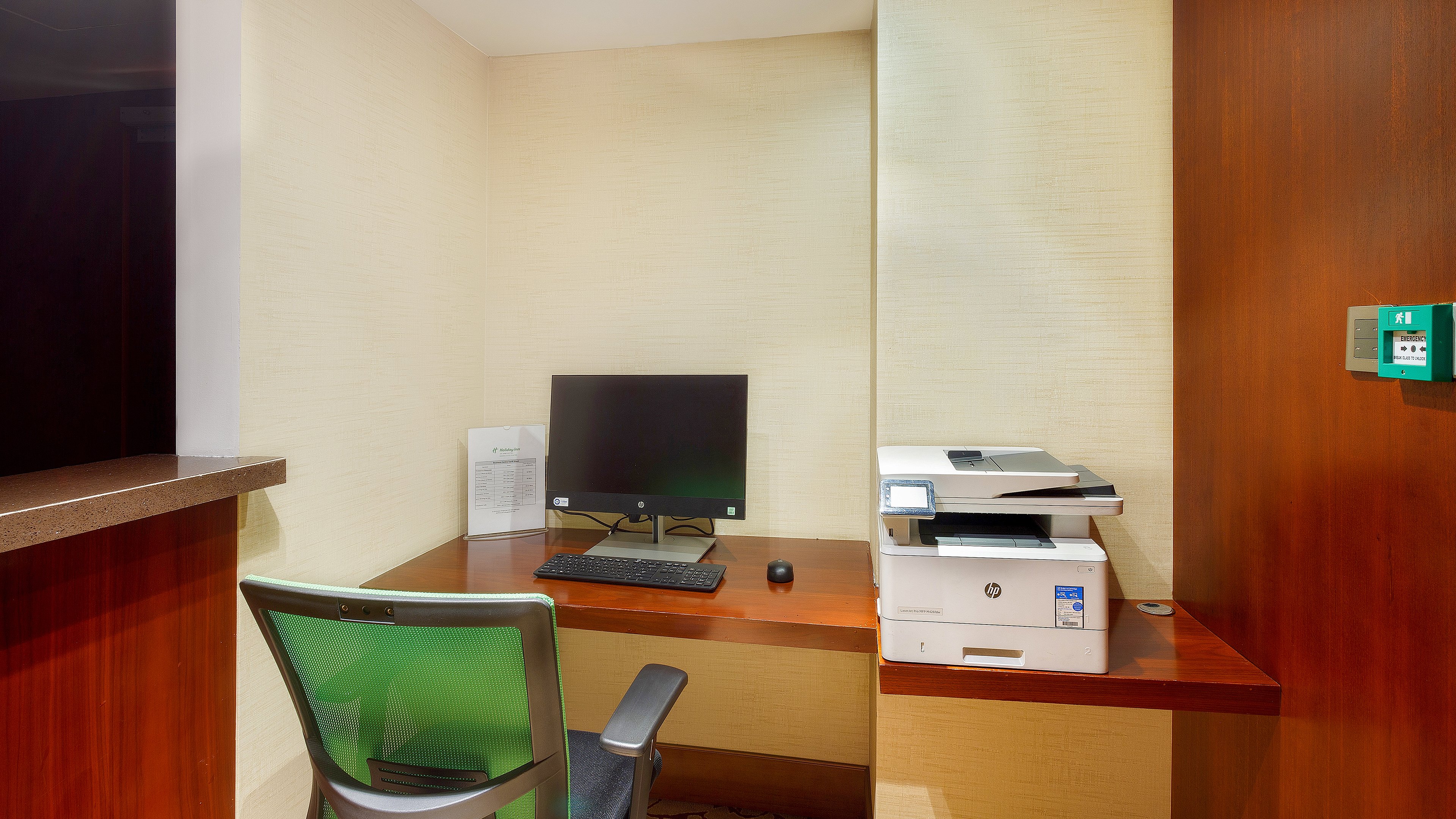 Holiday Inn Dhaka City Centre 39/48